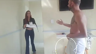 Camareira do hotel me flagra de pau duro&excl;